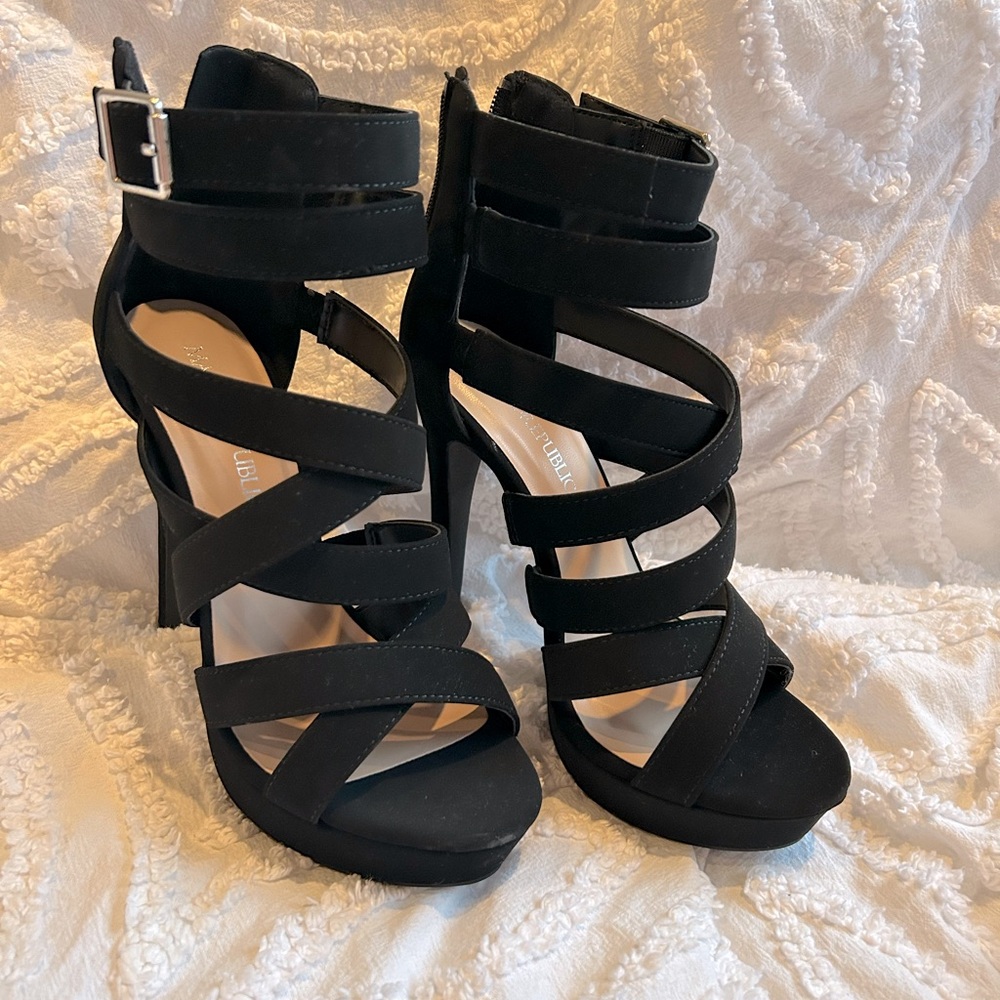 Marcorepublic size 5.5 black heels never worn.